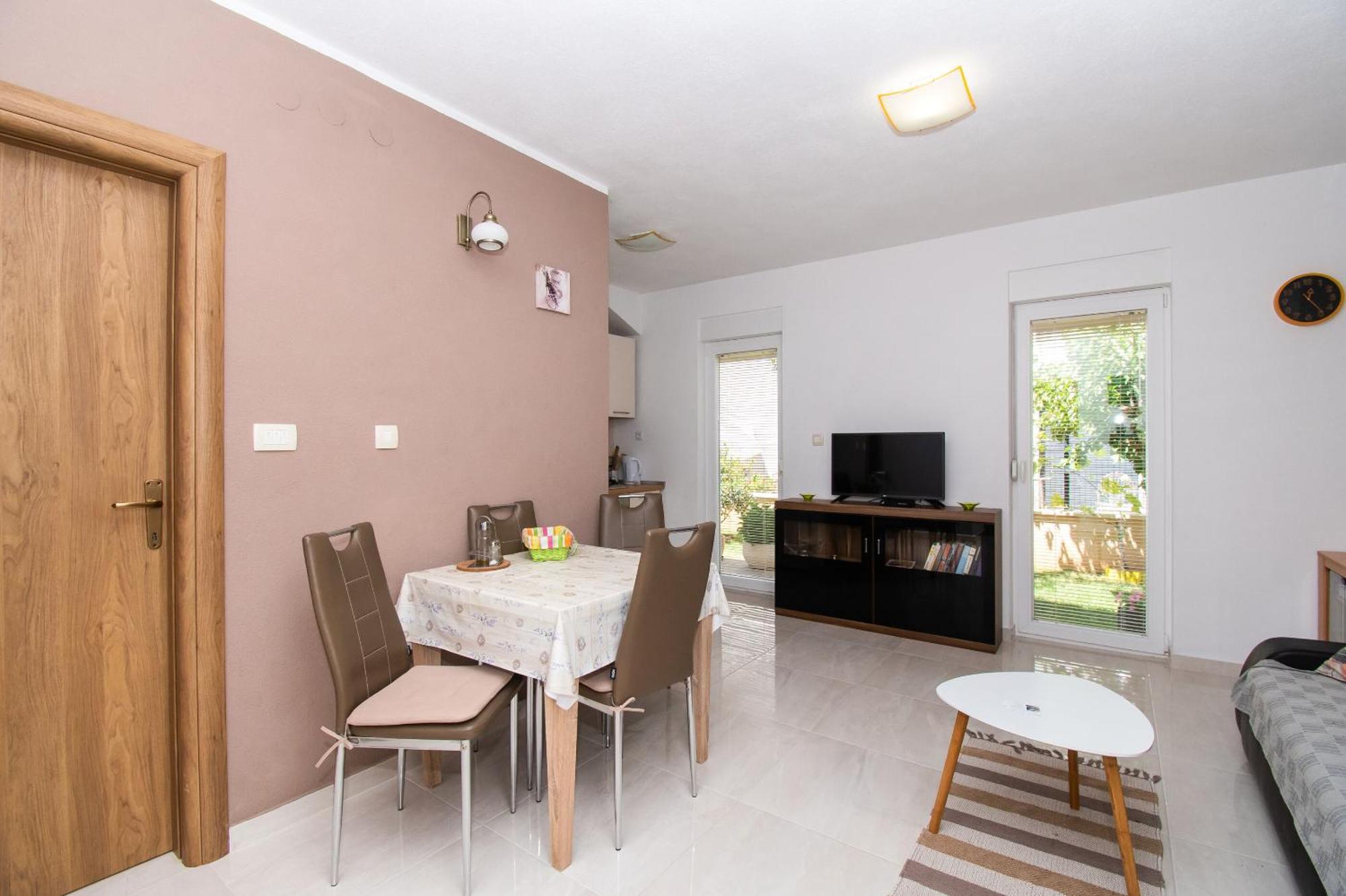 סרימה Apartment Ninic מראה חיצוני תמונה